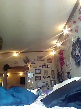 ClydeCan409 online show from April 9, 10:48 pm