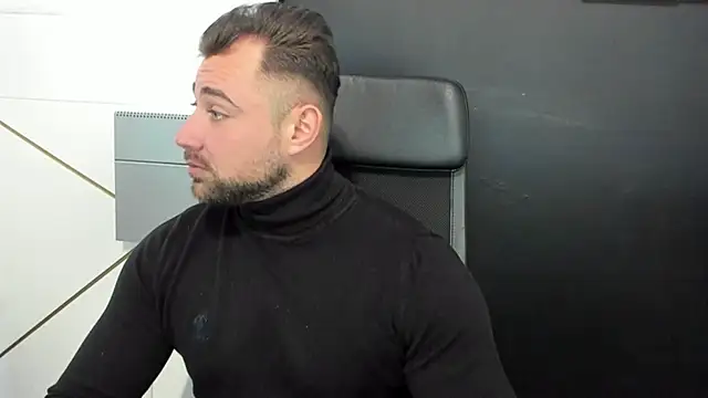 Snapshot of DuncanStone chatting on February 19, 8:12 am DuncanStone online show from February 19, 8:12 am