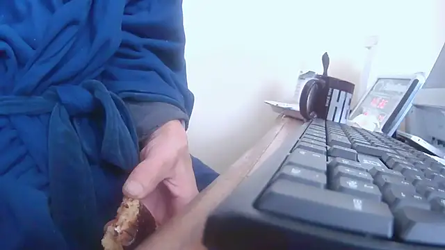 hottottrot691 online show from February 26, 3:33 pm