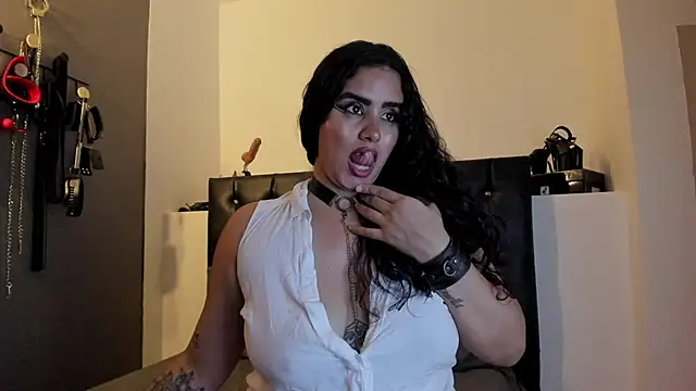 Snapshot of MariaGaitan chatting on February 25, 1:20 am MariaGaitan online show from February 25, 1:20 am