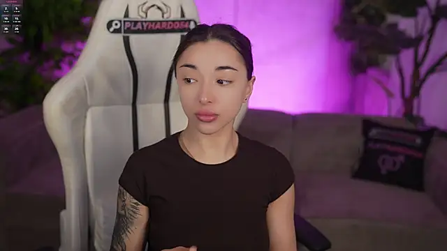 Snapshot of Jasmine_Flow chatting on May 2, 7:13 am Jasmine Flow online show from May 2, 7:13 am