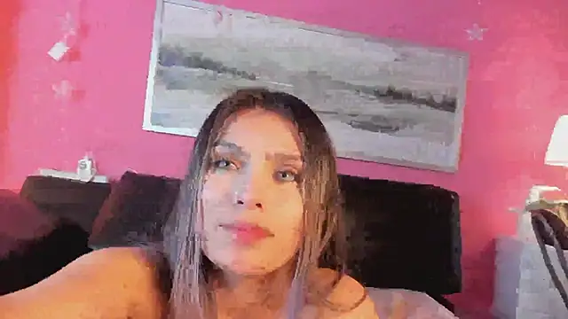 Tiffanysurez  online show from January 28, 7:10 pm