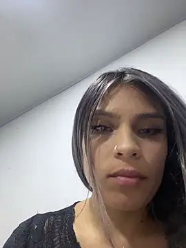 Tiffanysurez  online show from February 19, 12:50 am