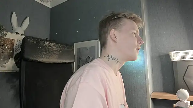 AlexxSweet online show from April 11, 5:45 am