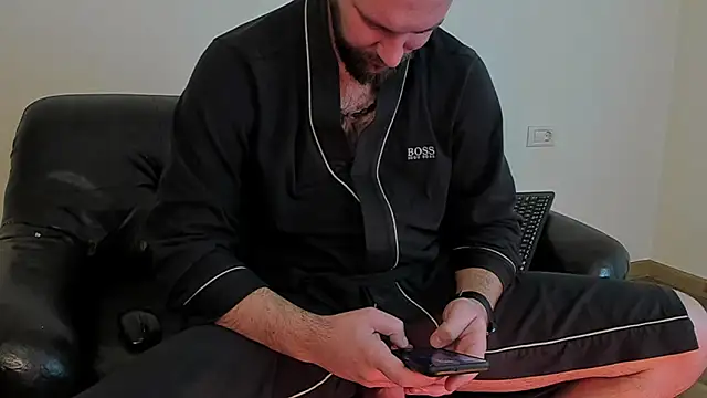 Snapshot of KingMalcom chatting on January 19, 11:01 am KingMalcom online show from January 19, 11:01 am