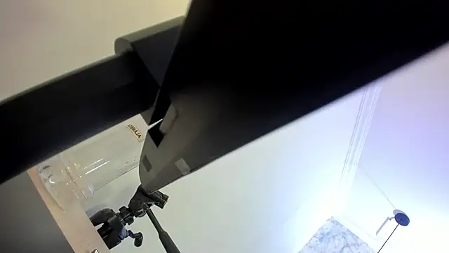 nalalye cruzz  online show from April 12, 2:27 am