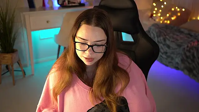 VixenMia online show from February 8, 3:19 am