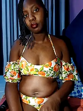 Snapshot of luxusroyce chatting on March 15, 12:15 am luxusroyce online show from March 15, 12:15 am