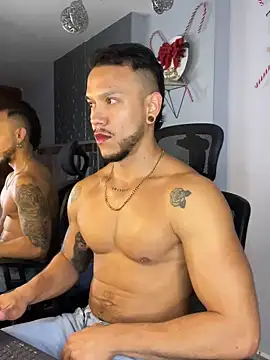 ARON TAYLER01 online show from December 27, 12:45 pm