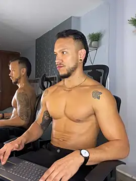 ARON TAYLER01 online show from January 7, 12:41 pm