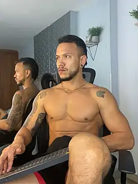 ARON TAYLER01 online show from January 7, 4:27 pm