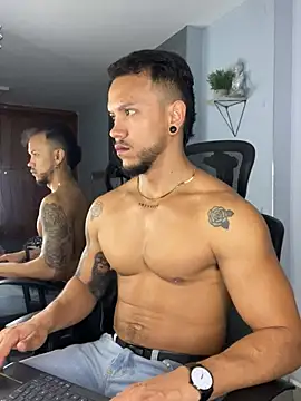 ARON TAYLER01 online show from February 1, 12:37 pm