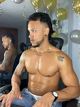 ARON TAYLER01 online show from March 2, 12:43 pm