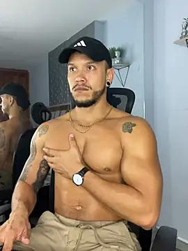 ARON TAYLER01 online show from March 15, 3:59 pm