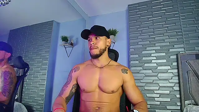 ARON TAYLER01 online show from February 14, 10:34 am