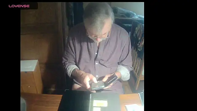 Snapshot of terrybare chatting on December 29, 2:31 pm terrybare online show from December 29, 2:31 pm