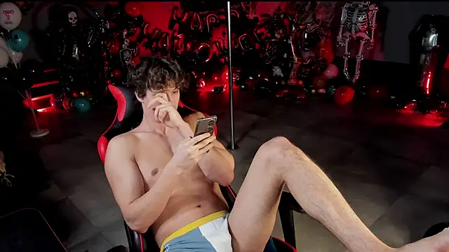 dirty-boss online show from December 18, 8:42 am