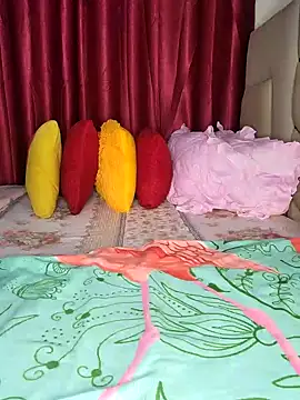 Snapshot of NicRaisaa chatting on April 26, 4:43 am NicRaisaa online show from April 26, 4:43 am