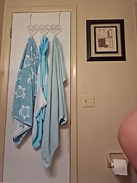 Snapshot of MrBiggBallz chatting on January 24, 9:05 pm MrBiggBallz online show from January 24, 9:05 pm