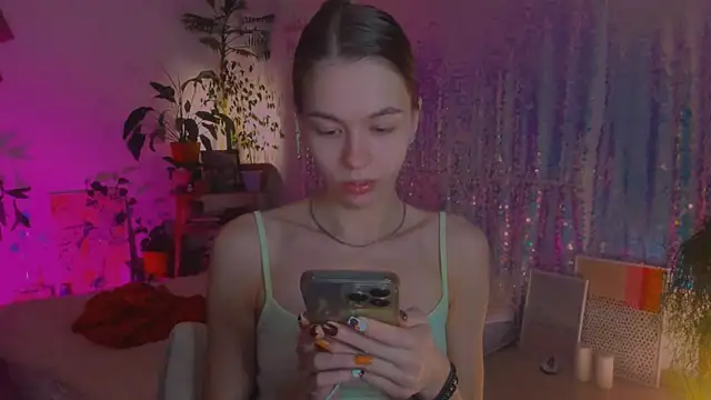 Snapshot of poli__ chatting on December 4, 9:46 pm poli   online show from December 4, 9:46 pm