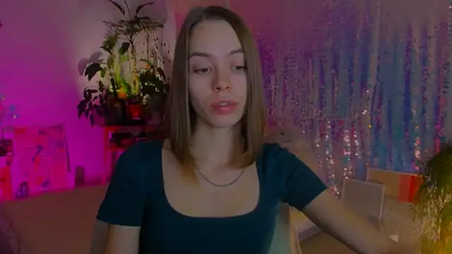 Snapshot of poli__ chatting on December 19, 9:28 pm poli   online show from December 19, 9:28 pm