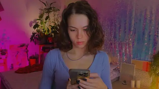 Snapshot of poli__ chatting on December 27, 9:22 pm poli   online show from December 27, 9:22 pm