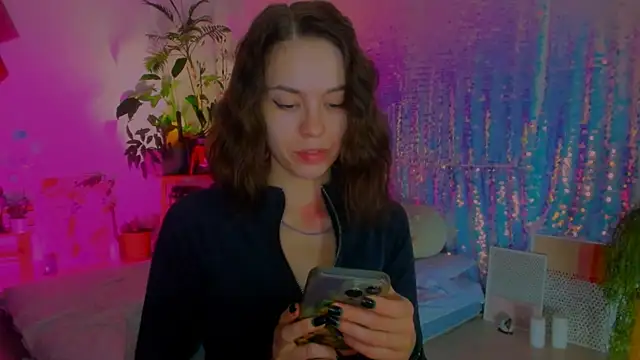 Snapshot of poli__ chatting on January 1, 11:18 pm poli   online show from January 1, 11:18 pm