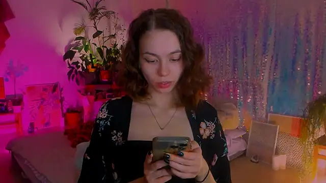 Snapshot of poli__ chatting on January 17, 10:01 pm poli   online show from January 17, 10:01 pm