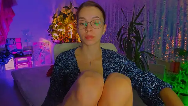 Snapshot of poli__ chatting on October 4, 7:01 pm poli   online show from October 4, 7:01 pm