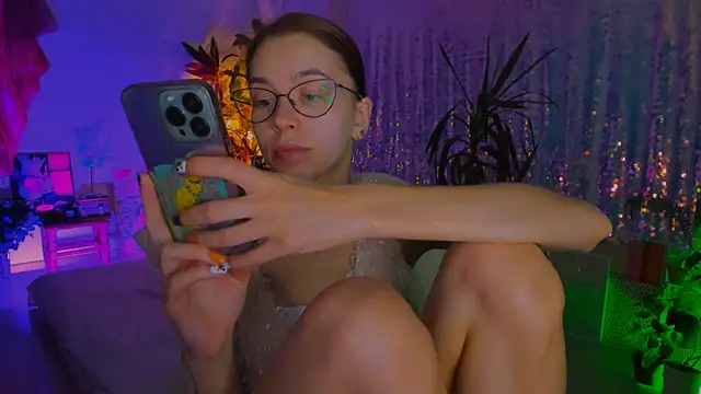 poli   online show from October 28, 7:16 pm