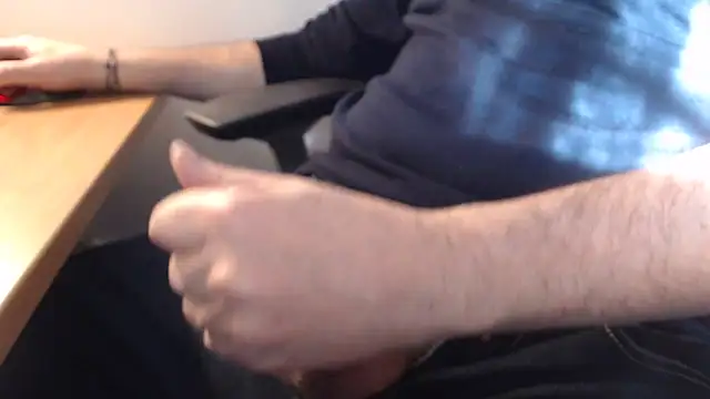 Snapshot of 3lr0nde chatting on February 6, 1:43 pm 3lr0nde online show from February 6, 1:43 pm