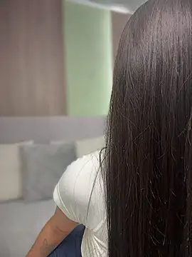 Snapshot of Im_Valentina chatting on June 25, 10:58 pm Im Valentina online show from June 25, 10:58 pm