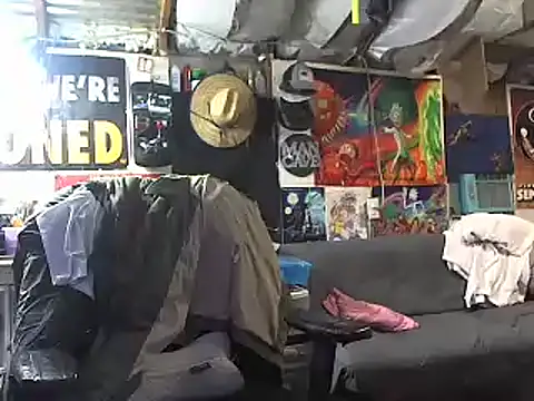 Snapshot of CloudDadddyyy420 chatting on January 3, 3:33 pm CloudDadddyyy420 online show from January 3, 3:33 pm