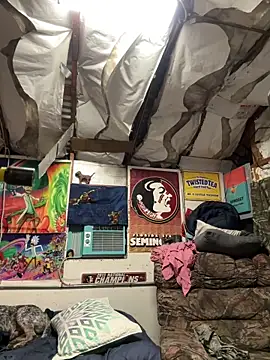 Snapshot of CloudDadddyyy420 chatting on January 4, 9:52 pm CloudDadddyyy420 online show from January 4, 9:52 pm