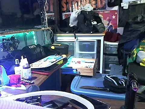 Snapshot of CloudDadddyyy420 chatting on January 22, 10:59 pm CloudDadddyyy420 online show from January 22, 10:59 pm