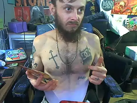 Snapshot of CloudDadddyyy420 chatting on February 4, 1:45 am CloudDadddyyy420 online show from February 4, 1:45 am