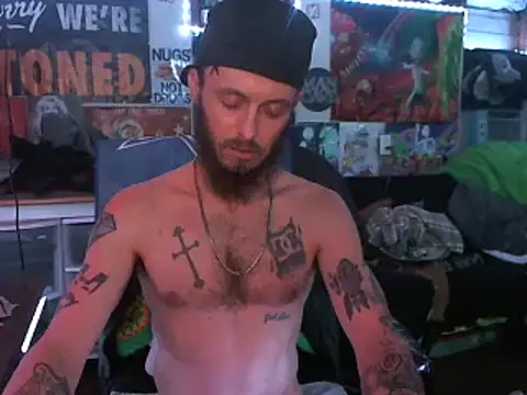 Snapshot of CloudDadddyyy420 chatting on February 5, 10:30 am CloudDadddyyy420 online show from February 5, 10:30 am