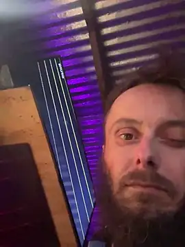 Snapshot of CloudDadddyyy420 chatting on February 11, 7:33 am CloudDadddyyy420 online show from February 11, 7:33 am