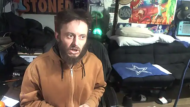 Snapshot of CloudDadddyyy420 chatting on February 14, 12:14 pm CloudDadddyyy420 online show from February 14, 12:14 pm