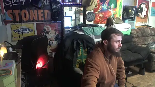 Snapshot of CloudDadddyyy420 chatting on February 18, 1:44 pm CloudDadddyyy420 online show from February 18, 1:44 pm