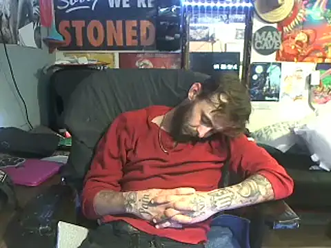 Snapshot of CloudDadddyyy420 chatting on February 26, 8:44 pm CloudDadddyyy420 online show from February 26, 8:44 pm