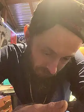 Snapshot of CloudDadddyyy420 chatting on March 6, 2:09 am CloudDadddyyy420 online show from March 6, 2:09 am