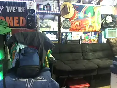 Snapshot of CloudDadddyyy420 chatting on March 6, 9:42 pm CloudDadddyyy420 online show from March 6, 9:42 pm