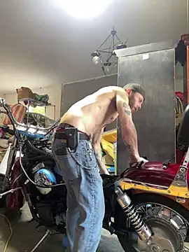 Snapshot of CloudDadddyyy420 chatting on March 14, 10:38 pm CloudDadddyyy420 online show from March 14, 10:38 pm