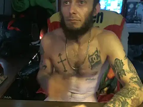 Snapshot of CloudDadddyyy420 chatting on March 16, 9:47 pm CloudDadddyyy420 online show from March 16, 9:47 pm