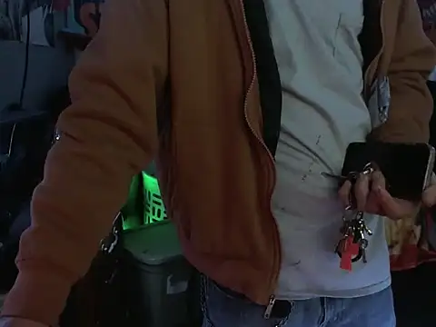 Snapshot of CloudDadddyyy420 chatting on March 19, 4:25 am CloudDadddyyy420 online show from March 19, 4:25 am