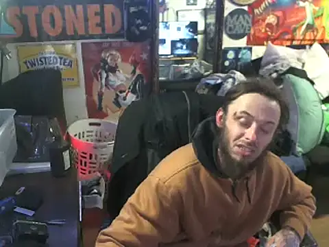 Snapshot of CloudDadddyyy420 chatting on March 20, 4:18 am CloudDadddyyy420 online show from March 20, 4:18 am