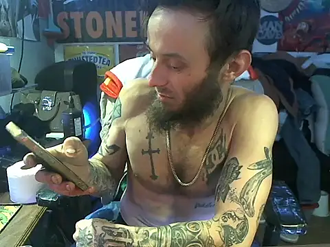 Snapshot of CloudDadddyyy420 chatting on March 20, 7:25 am CloudDadddyyy420 online show from March 20, 7:25 am