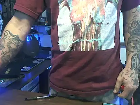 Snapshot of CloudDadddyyy420 chatting on September 14, 7:07 am CloudDadddyyy420 online show from September 14, 7:07 am