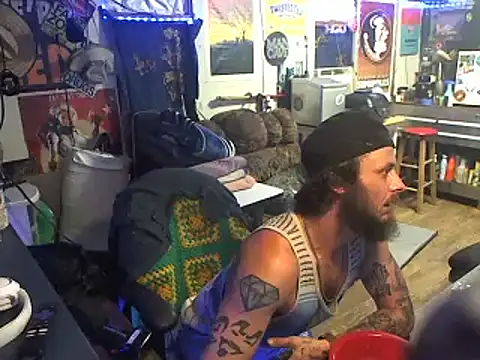 Snapshot of CloudDadddyyy420 chatting on September 20, 4:35 am CloudDadddyyy420 online show from September 20, 4:35 am